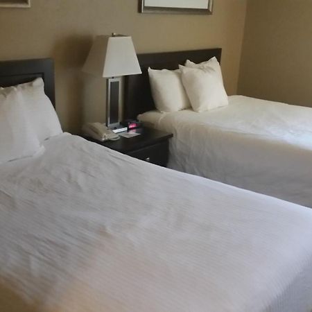 Stonebridge Hotel Fort Mcmurray Room photo