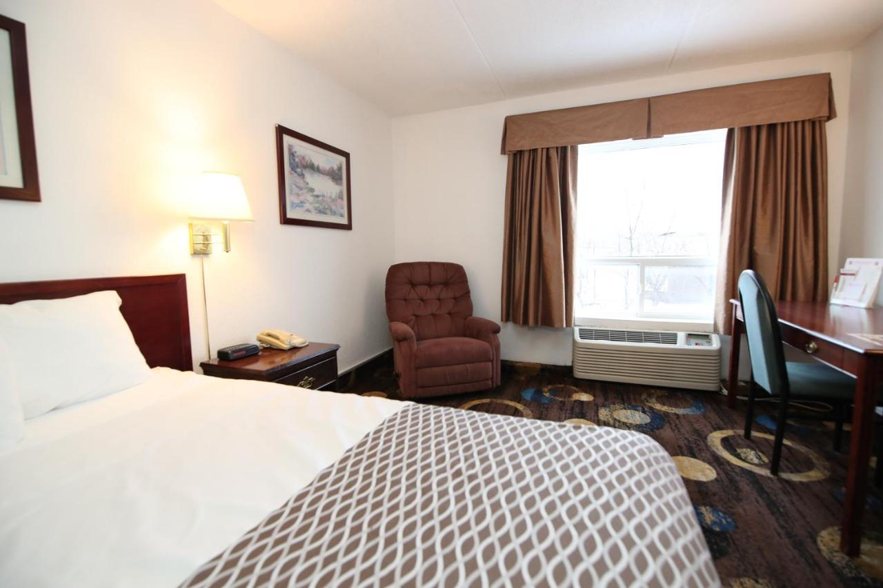 Stonebridge Hotel Fort Mcmurray Exterior photo