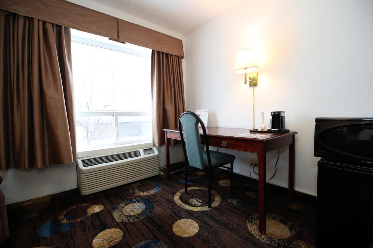 Stonebridge Hotel Fort Mcmurray Exterior photo