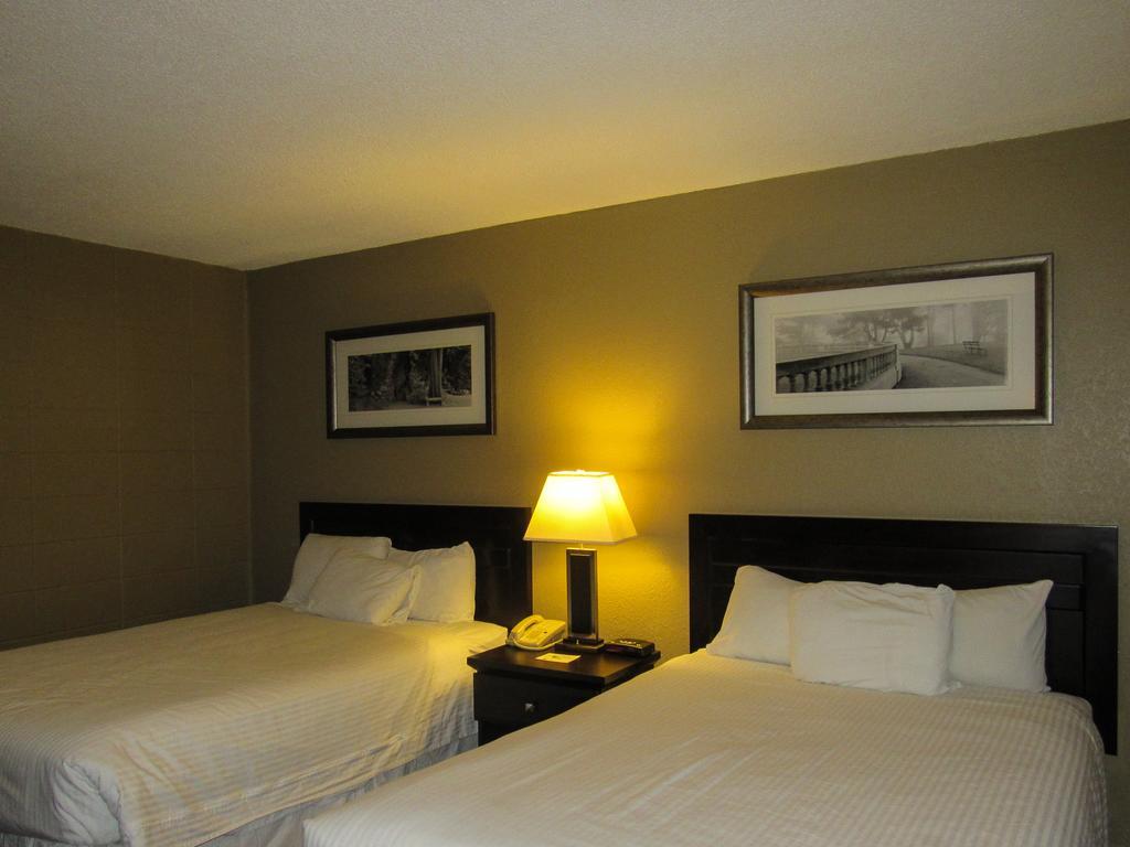 Stonebridge Hotel Fort Mcmurray Exterior photo