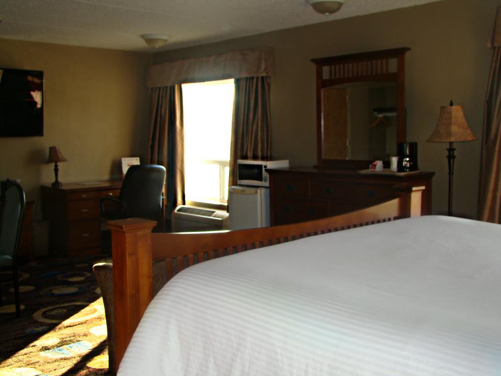 Stonebridge Hotel Fort Mcmurray Room photo